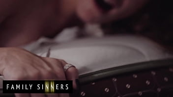 Gairah Terlarang: Ayah Tiri Dan Putri Tirinya Yang Hot Berhubungan Seks Sampai Muncrat Di Memeknya