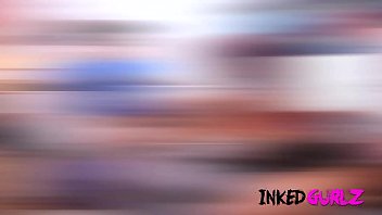 Tiga Badan Bergelora: Ibu Tiri Bergambar Dan Dua Wanita Liar