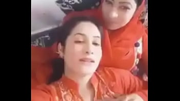 Tante Desi Yang Menggoda