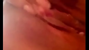 Mi Puta Me Manda Un Video Delicioso Masturbándose Y Pidiendo Verga