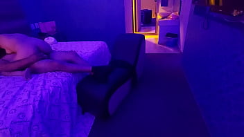 Ibu Janda Yang Haus Nafsu, Doyan Ditusuk Dua Kontol Di Kamar Motel Yang Panas. Bagian Kedua