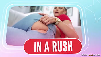Mendesah Dan Menggoyang, Download Film Panasnya Di Sini!