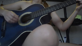 Gadis Musik Bayar Dengan Seks Demi Masuk Band, Dia Sangat Tergila-gila Pada Kontol Sampai Menelan Semua Dan Masih Minta Tambah