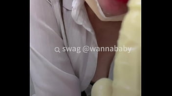 Wannababy Si Cewek Asia Genit Pake Setelan Kantoran Yang Bikin Greget, Jilatin Jari Kakinya Yang Seksi Sampai Kamu Nggak Tahan