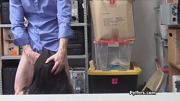 Pencuri Latina Membungkuk Untuk Ditusuk Habis-habisan