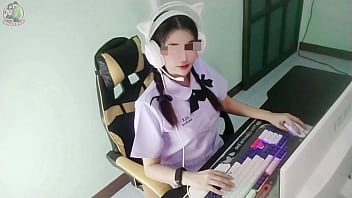 นักเรียนไทยโดนรุ่นพี่จับเย็ดหนักหน่วงหน้าจอคอม เสียงครวญครางดังลั่นบ้าน