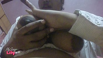Gadis India Lily Dengan Payudara Besar Dan Montok Yang Menggoda