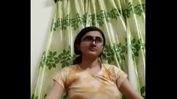 Gadis Seksi Desi Yang Menggoda