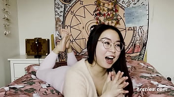 Gadis Tionghoa Imut Bergairah Membuat Video Masturbasi Panas Untuk Kami
