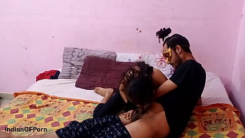 Gadis India Kurus Bergairah Saat Diterjang Kontol Besar Di Memek Sempitnya