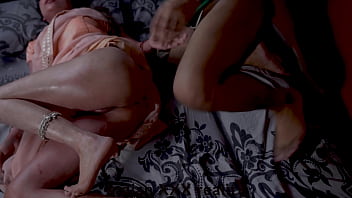 Nafsu Gila Dengan Ibu Tiri India Yang Menggoda