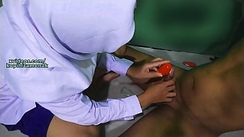 Bidan Janda Ini Buka Praktik Khusus Untuk Memuaskan Hasrat Pria Dengan Terapi Penis Yang Bikin Ketagihan