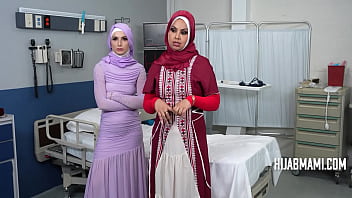 Dokter Kafir Putih Maksa Isi Rahim Istri Arab Dengan Sperma Saat Periksa Kesuburan