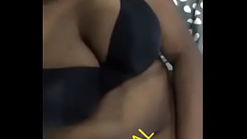 Gadis Desi Yang Menggoda