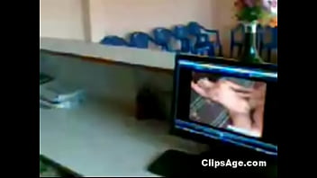 Nonton Bokep India Di Kantor Sambil Coli
