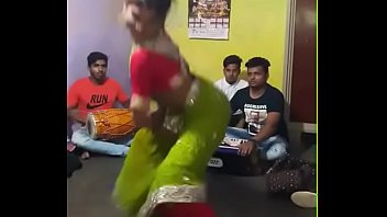 Tante Desi Yang Menggoda