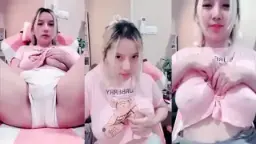 Cici Cantik Mengelus-elus Memeknya Yang Terbuka Lebar