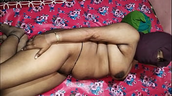 Ibu Menghisap Kontol Anak Laki-lakinya Untuk Mengajarin Cara Mainin Burung