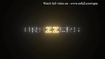 Hujan Deras Di Lubang Pantat Phoenix Marie – Tonton Full Di Brazzers
