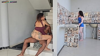 Istriku Sibuk Bersih-bersih, Tak Sadar Aku Sedang Meniduri Ibunya