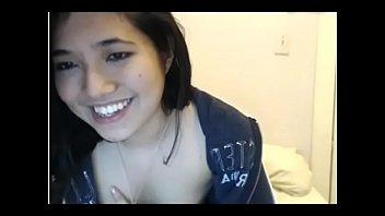 Gadis Amatir Asia Menggoda Dengan Payudara Mungilnya Di Pertunjukan Langsung