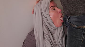 Wanita Berhijab Cosplay – Emak-emak Amerika Dihardiki Sampai Muncrat