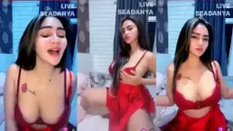 Lovata Toge Uting Mengintip Dengan Gaya Yang Menggoda