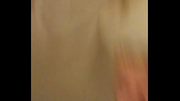 Ketika Pacarku Pergi, Aku Malah Ngentot Sama Mamanya Yang Bugil