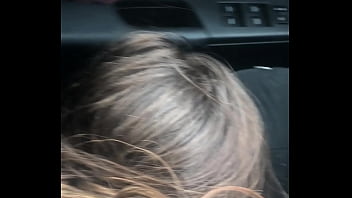 Sahabat Lesbi Basah Kuyup Saat Latihan Dan Menunduk Membelakangi