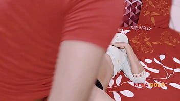 चाची की बेटी को बिस्तर पर ज़ोरदार चोदा