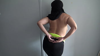 Istri Arab Dikuntit Dan Dihamili Penis Putih Besar