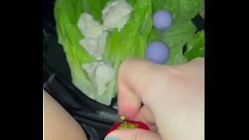 Ayam Dan Sayuran Di Dalam Memek Sempit Basah Gadis 18 Tahun Perawan Cantik – Masturbasi Amatir Saudi Terbaik – Fetish Makanan Mesum – Putri Salju Arab – Los Angeles-usa-2025