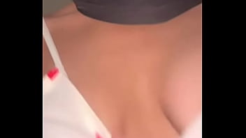 Gadis Muslim Arab Nakal Goyang Payudara Montoknya Yang Sempurna Dengan Liar