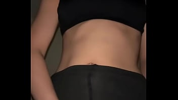 Gadis Muslimah Berhijab Menggeliat Nafsu, Menggosok Memek Arab Sampai Klimaks