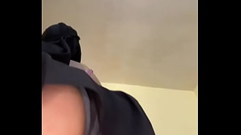 Gadis Berhijab Solo Dengan Pantat Arab Gede Mainin Bokong Bulatnya Dan Pantat Seksi Yang Bergoyang Menggoda