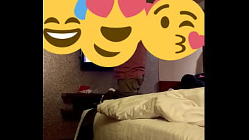 Istri Seksi Desi Menggoda Tukang Kabel Dengan Tubuhnya Yang Menggairahkan