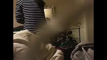 Gadis Berhijab Dengan Gaul Yang Menggoda