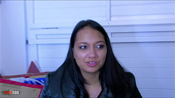 Dua Bintang Porno Berbicara Dengan Gaya Yang Menggoda