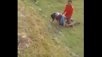 बीच मैदान में जंगली चुदाई