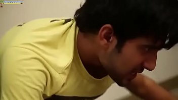 Guru Yoga Desi Yang Hot Bercinta Liar Dengan Pria Muda