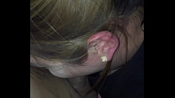 Gadis Inggris Keturunan Tionghoa Menghisap Kontol Dengan Penuh Gairah