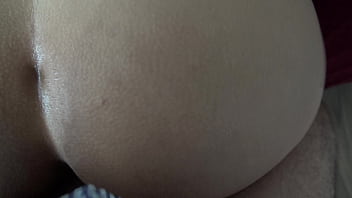 Pengalaman Pertama Menggoyang Bokong Besar Milf Arab