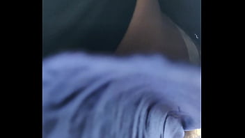 Gadis Desi Memamerkan Kutangnya Yang Menggoda