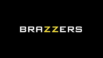 Terjebak Dan Dibagi-bagi. Codi Vore / Brazzers / Tonton Selengkapnya
