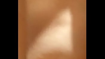 Model Tionghoa Cantik Mencapai Klimaks Dengan Semburan Erotis