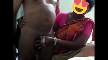 Tante Desi Menggocok Sampai Keluar Air Mani