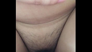 Istri Tionghoa Membuka Lebar Paha Dan Ditusuk Dalam Adegan Bercinta Panas