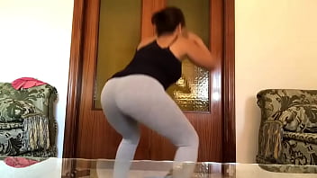 Olahraga Seksi Pria Arab Muslim Di Dalam Rumah