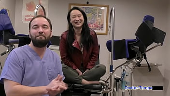 Dr Tampa Dan Zoe Lark: Petualangan Panas Di Siccos