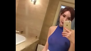 Koleksi Cermin Alice Zhou, Model Tiongkok Yang Menggoda Dan Panas